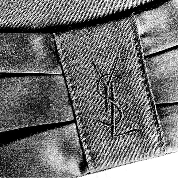 Yves Saint Laurent VIP Gift Black Satin Clutch with Converted Crossbody Chain - Picture 2 of 11